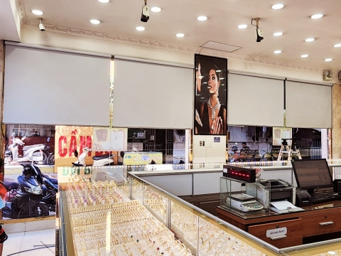 Lắp Đặt Rèm Cuốn Cho Tiệm vàng KIM PHÁT HIỆP THÀNH 2